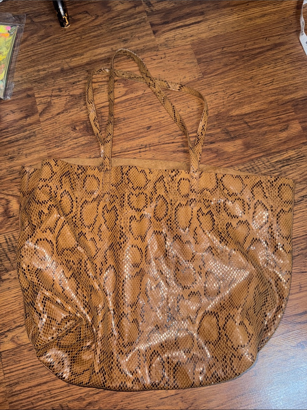Women’s Snake-Print Tote Bag in Brown 43.M7